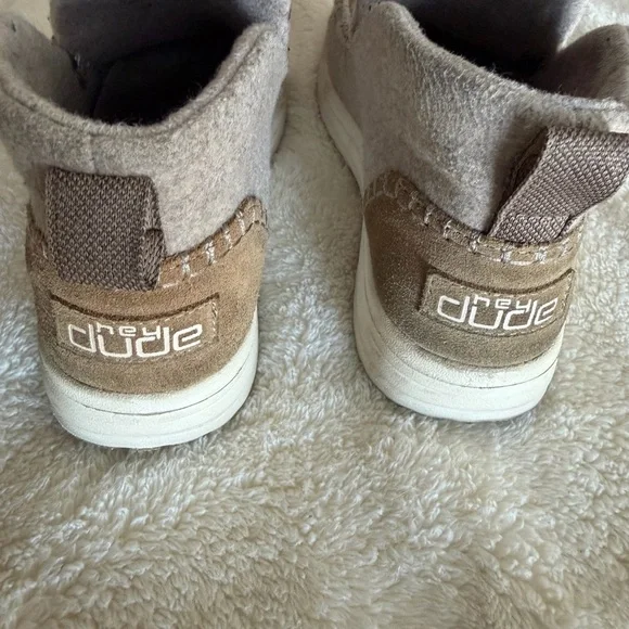 Hey Dude Patterned Slippers - Cream and Brown - Picture 2 of 5